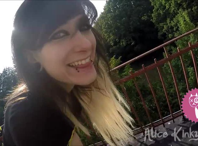 AliceKinkycat Porno Video: Der etwas andere pi*pi Clip